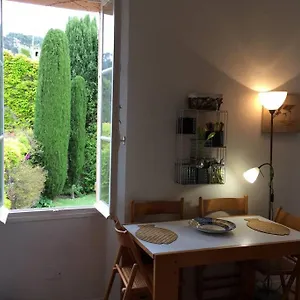 à 100 M Du Village De Appartement